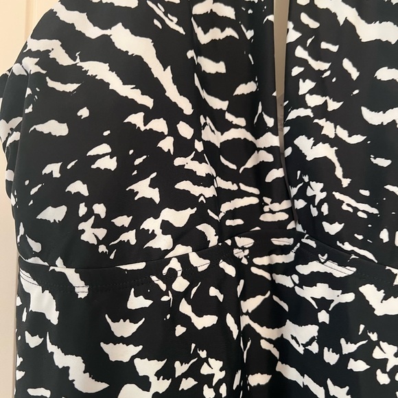 NWT ISLAND ESCAPE 100 poolside one piece swimsuit bikini size 12 zebra print - Picture 4 of 7
